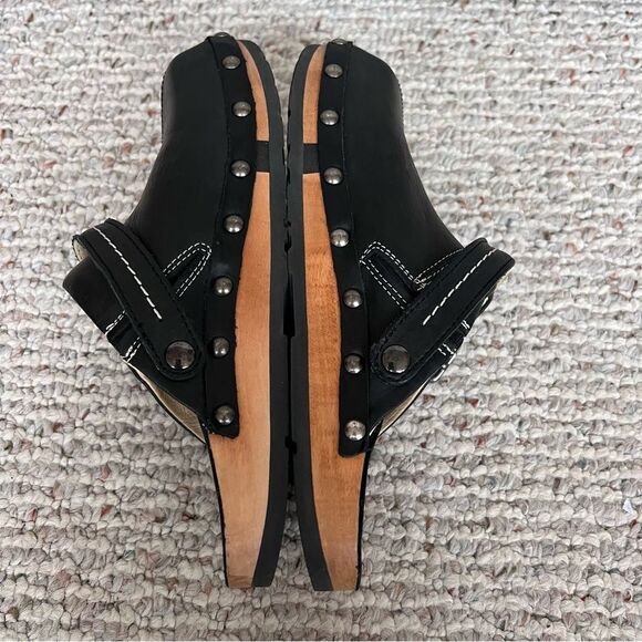 Earth Kalso Shanti Black Leather Clogs - Picture 3 of 12